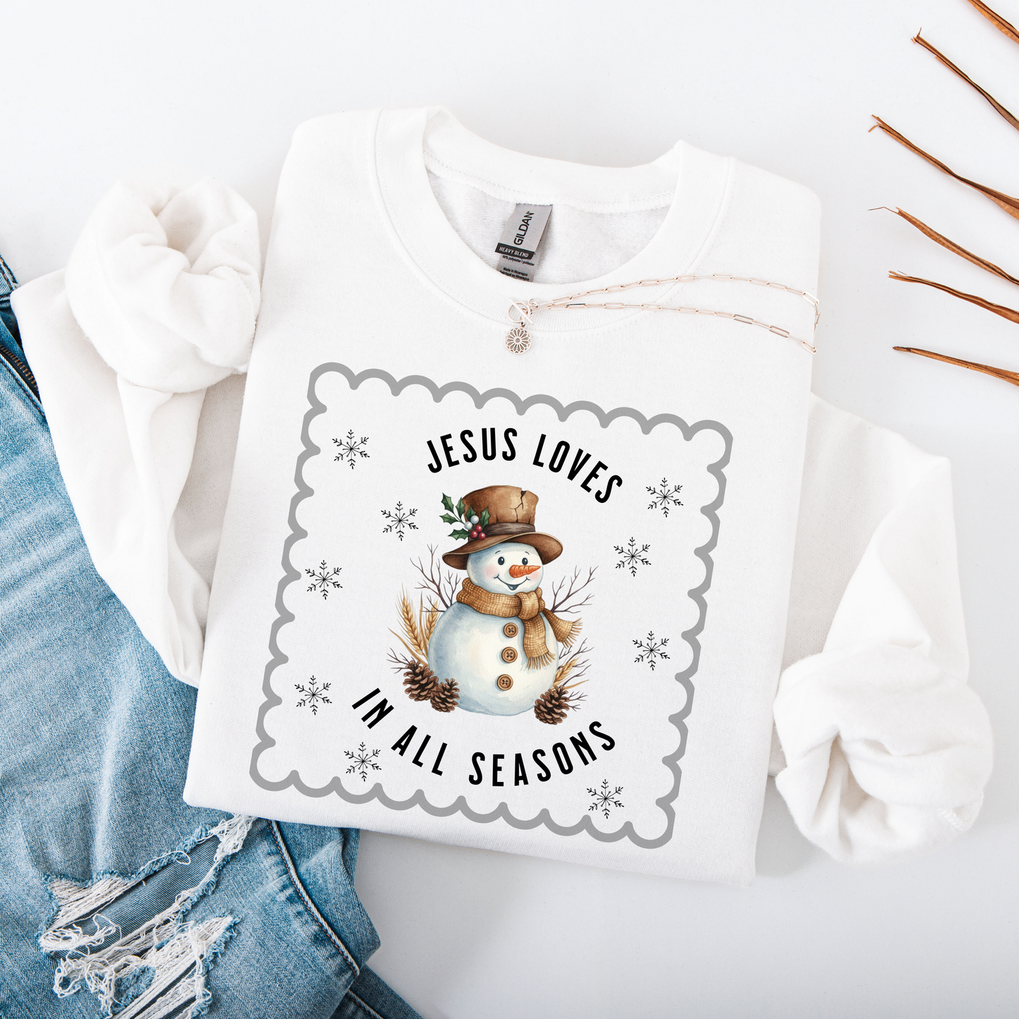 Jesus Loves in All Seasons - Sweatshirt